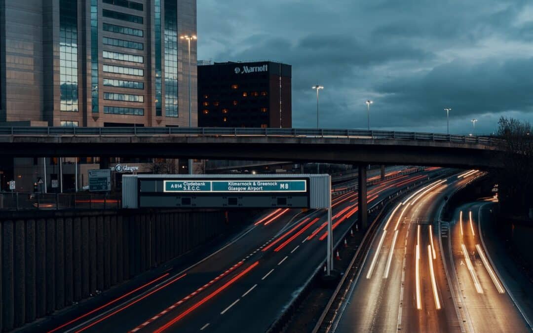 The differences between motorways and dual carriageways